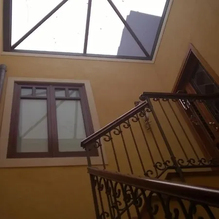 Luna Guest house Syracuse